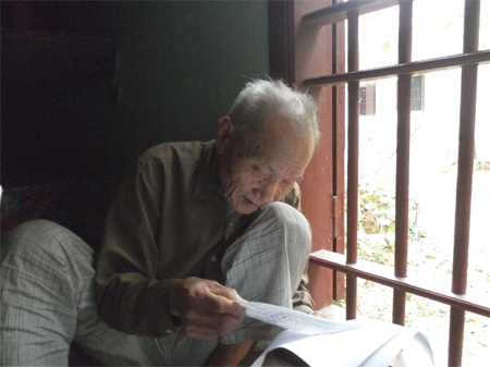 Đã gần 90 tuổi nhưng mỗi khi nhắc về những lần gặp Bác Hồ cụ Thuyên vẫn nhớ như in.