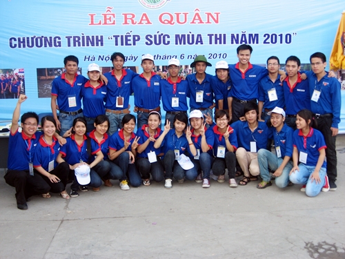 Đội SVTN Yên Thành tại lễ ra quân TSMT 2010 tại Hà Nội