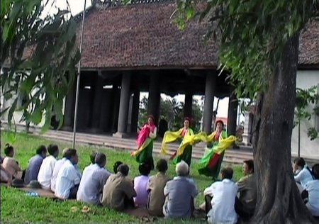 Các hoạt động văn hóa văn nghệ diễn ra tại Đình Sừng.