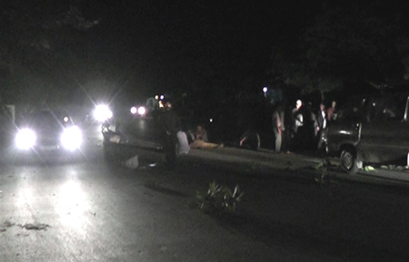 Khúc đường cua, nơi hai xe máy đối đầu làm 2 người chết tại chỗ, 2 người được đưa đi cấp cứu trong tình trạng nguy kịch.