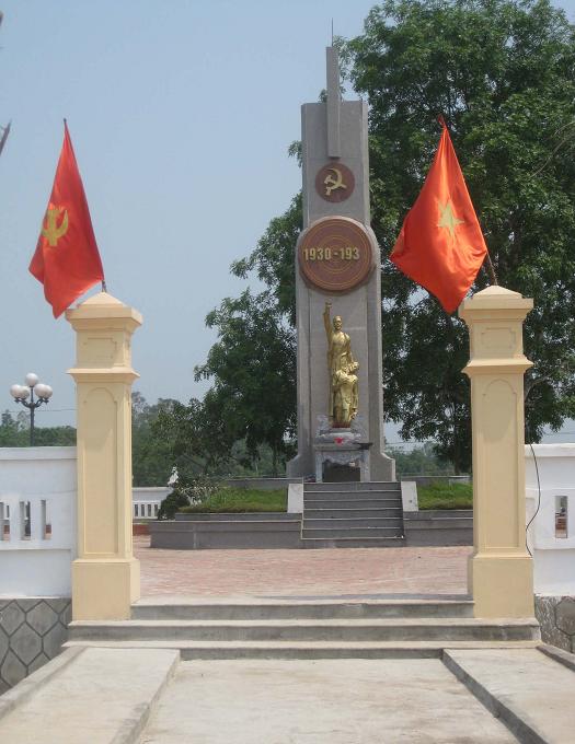Khu tưởng niệm 72 chiến sĩ cách mạng bị giặc Pháp bắn năm 1930-1931 tại xã Mỹ Thành, huyện Yên Thành.