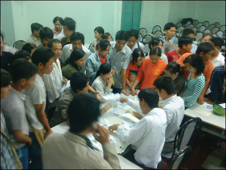 Đông đảo người lao động đăng ký thi tiếng Hàn tại TP.HCM