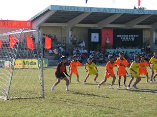 Một trận thi đấu vòng loại giữa Quỳnh Lưu và Diễn Châu ở Giải cúp Báo Nghệ An năm 2008.